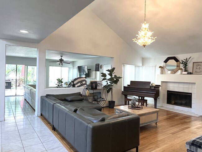 Building Photo - 10841 Portobelo Dr