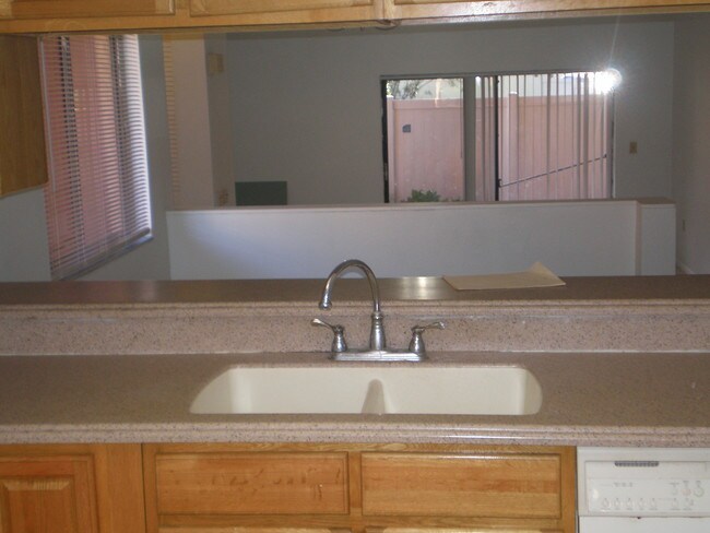 Building Photo - 5866 Windhover Dr