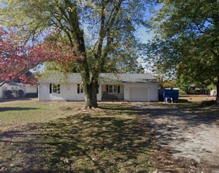 Primary Photo - 322 Fox Rd