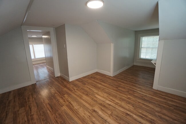 Building Photo - 1906 15th Ct N