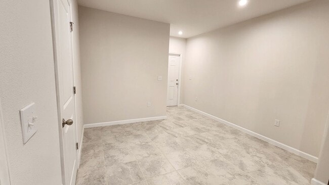 Building Photo - 271 Blueberry Ln