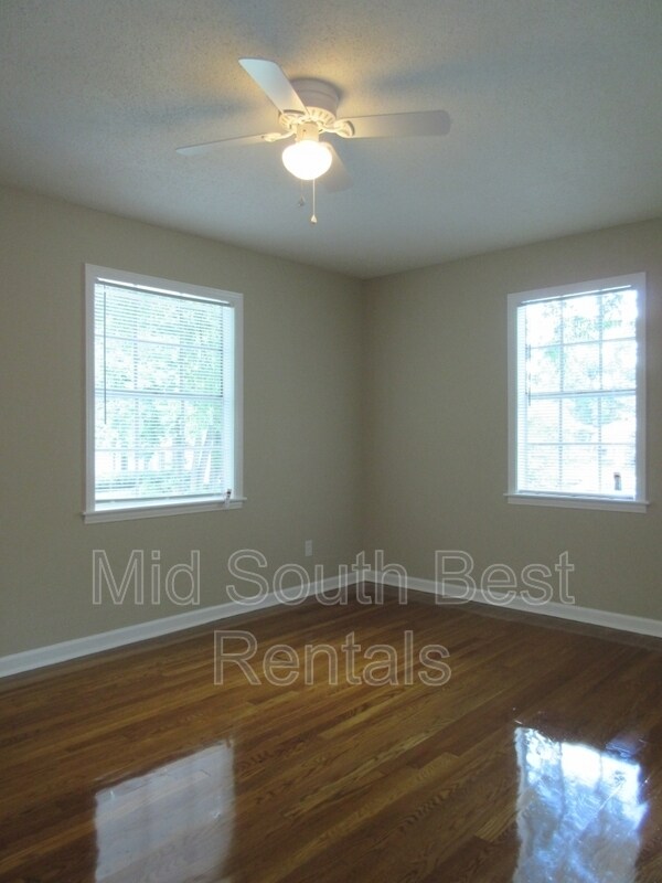 Building Photo - 3058 Domar St