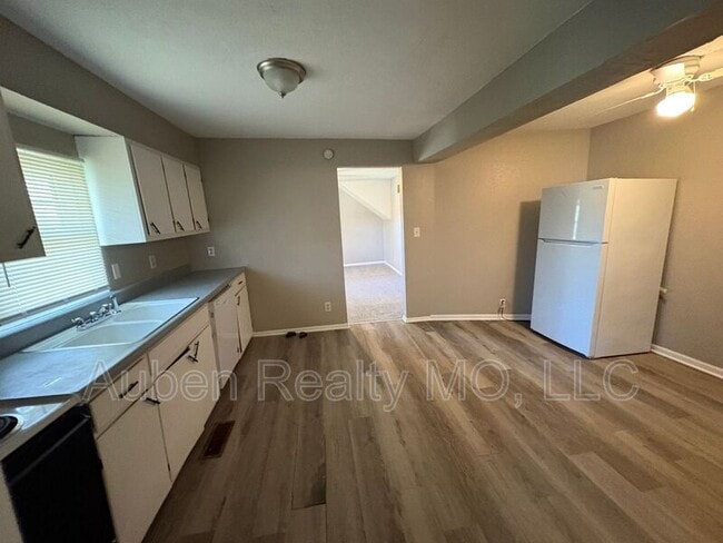 Foto del edificio - 507 Henrie Ave