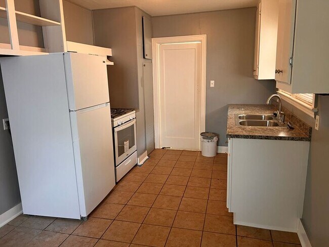 Foto del edificio - 4217 W 11th St