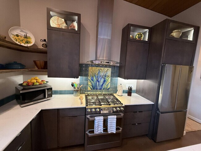 Foto del edificio - 105 Rojo Dr