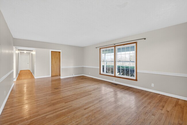 Foto del edificio - 9404 Locust Creek Rd