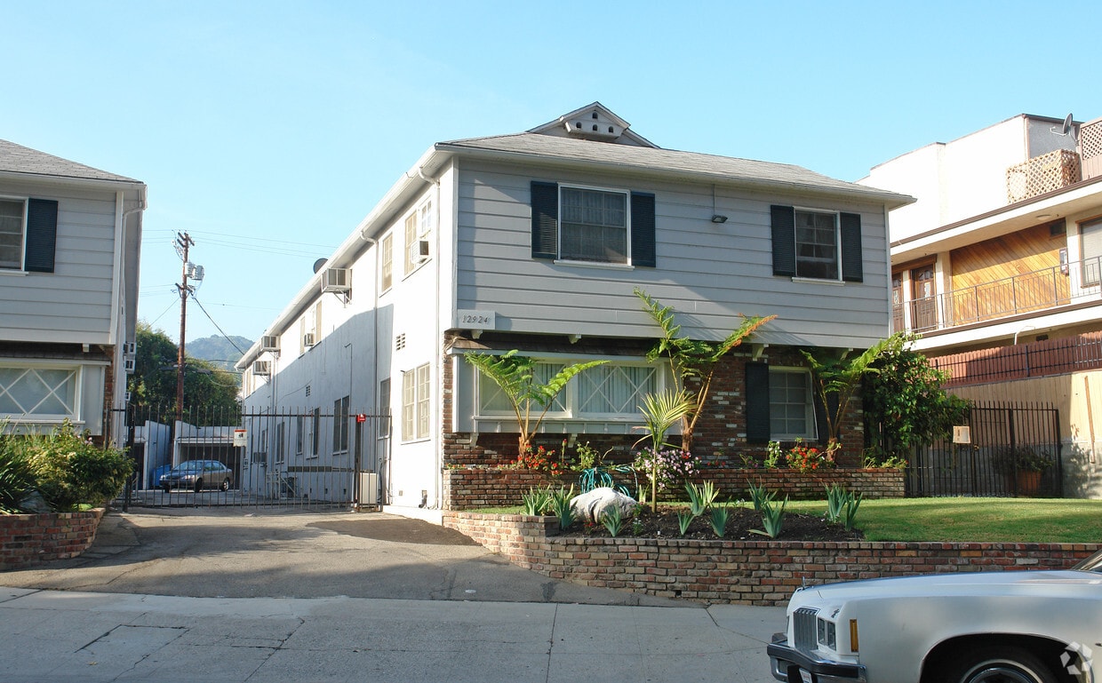 Primary Photo - 12924 Valleyheart Dr