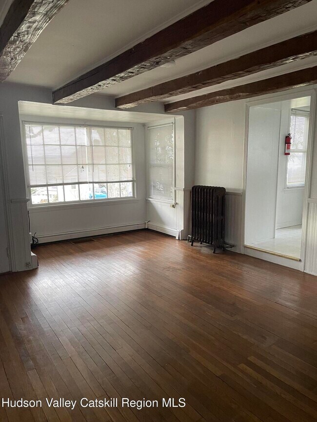 Foto del edificio - 42 Maple Ave