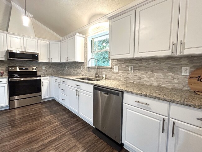 Foto del edificio - 13043 Sullivan Ln