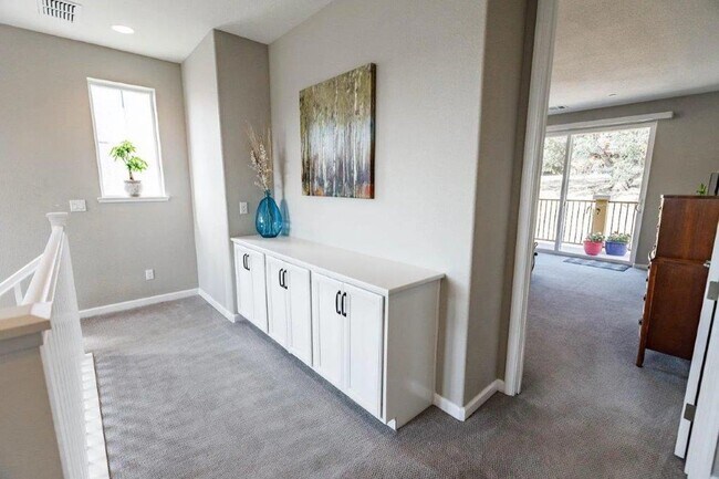 Foto del edificio - Stone Point Home in Gated Community