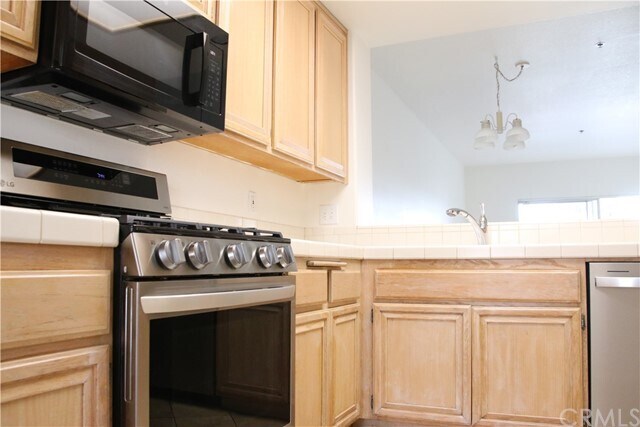 Foto del edificio - 415 Townsquare Ln