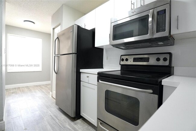 Building Photo - 14104 Glenmoor Dr