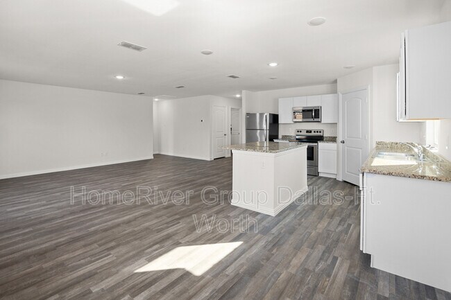 Building Photo - 112 N Creek Dr
