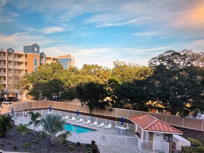 Foto del edificio - 960 Starkey Rd