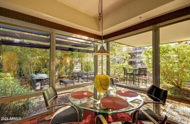 Foto del edificio - 7151 E Rancho Vista Dr