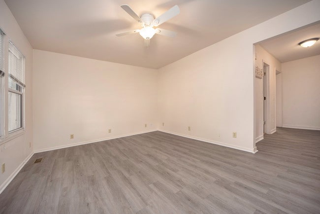 Sala de estar - 1115 Lafayette Ave