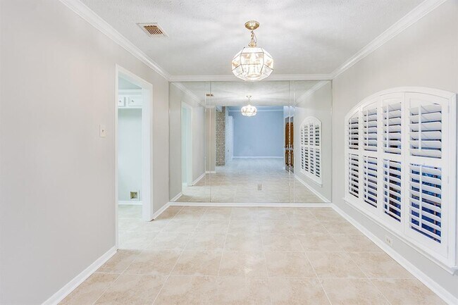 Building Photo - 2318 Randons Bell Dr
