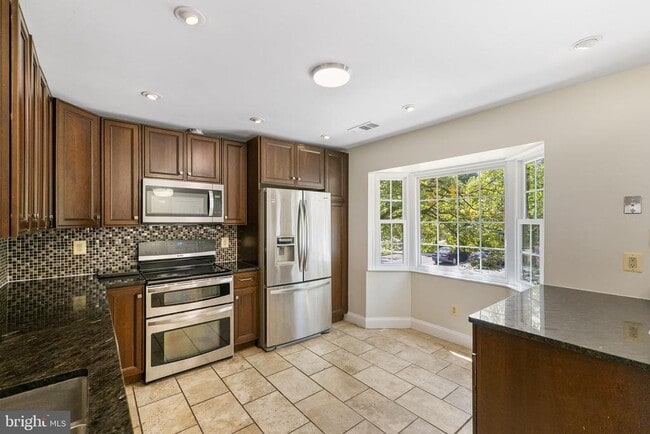 Building Photo - 124 Barnsfield Ct
