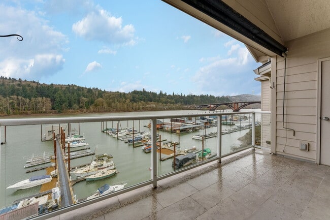 Harbor - 525 SE Marion St
