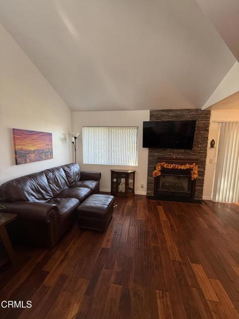 Foto del edificio - 137 E Scott St