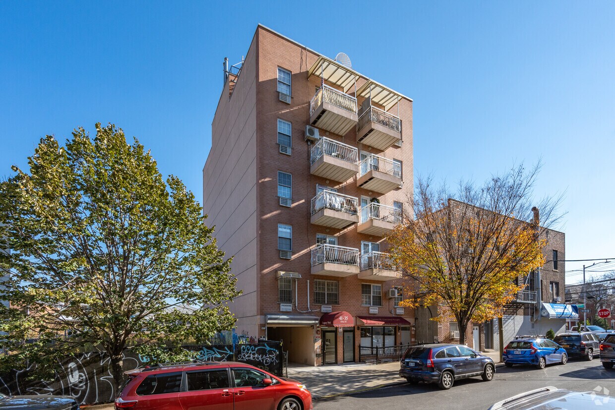 Foto principal - 41-35 67th St