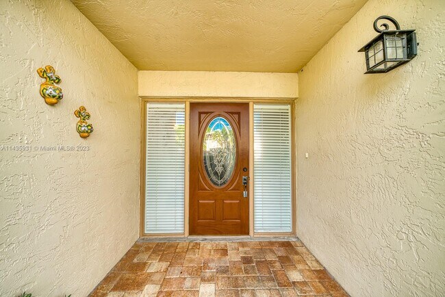 Building Photo - 14319 Kendale Lakes Cir
