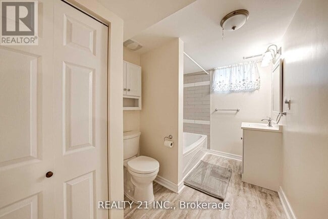 Building Photo - 812 Sanok Dr