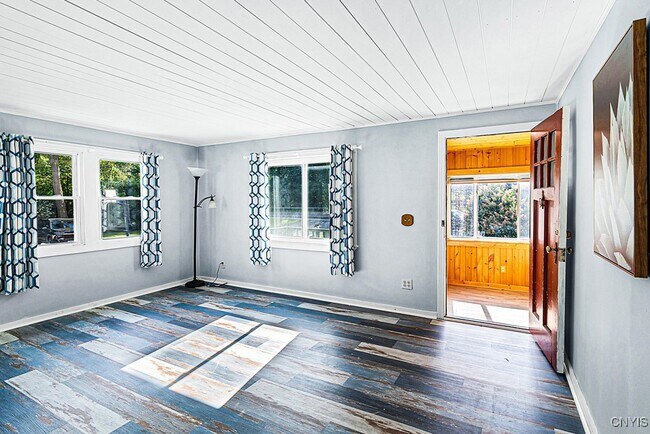 Building Photo - 127 1/2-122 Oxford Rd