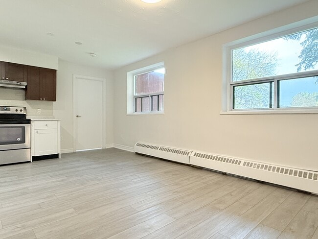 Building Photo - 20 Bradmon Dr