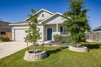 Building Photo - 108 Akela Wy