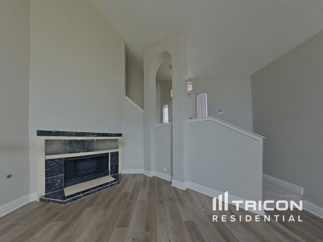 Building Photo - 5115 Whitehaven Dr