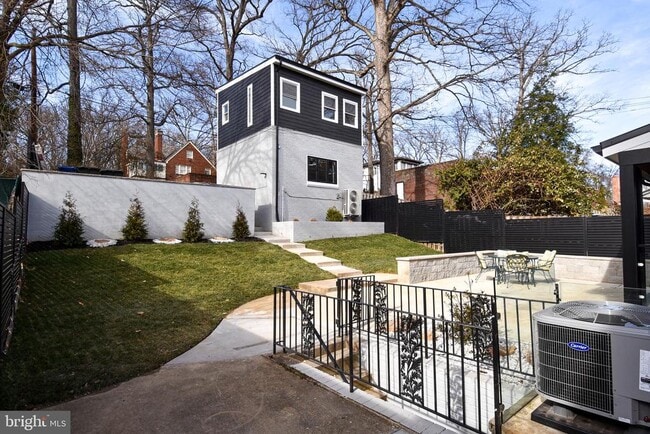 Building Photo - 4822 Blagden Ave NW