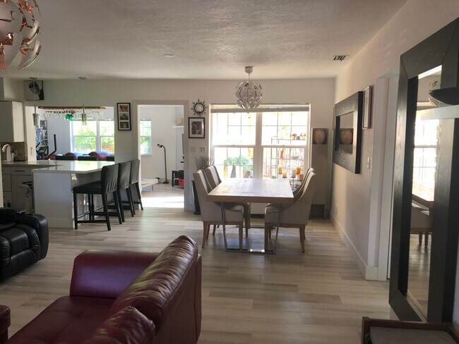 vista completa - 1400 NE 4th Ave