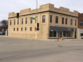 Building Photo - 424 Main St Building Photo - 424 Main St