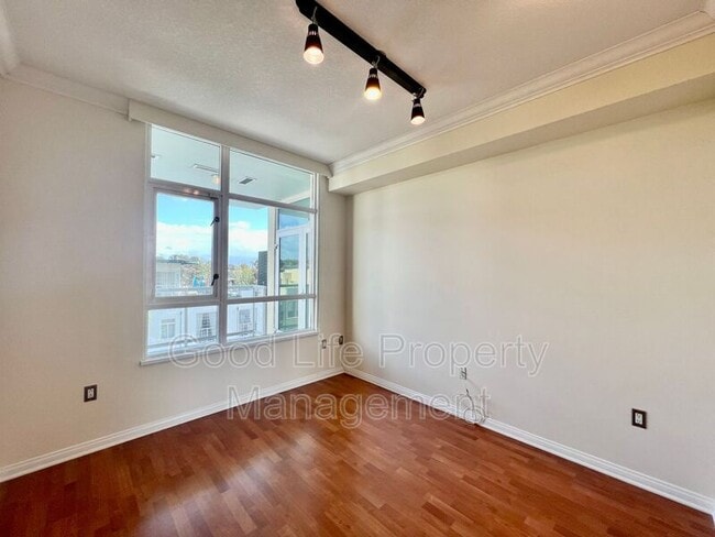 Building Photo - 850 Beech St