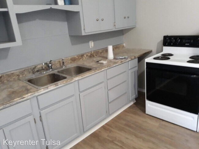 Building Photo - 3 br, 1 bath House - 2410 North Urbana Avenue
