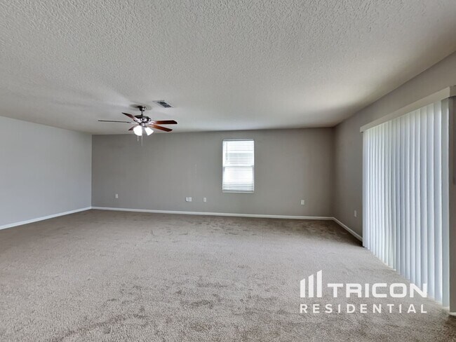 Building Photo - 2247 Pebble Point Drive Green Cove Springs FL