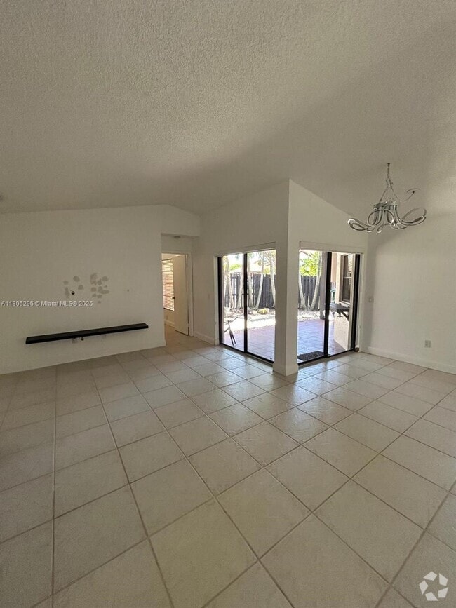 Building Photo - 15220 SW 48th Terrace