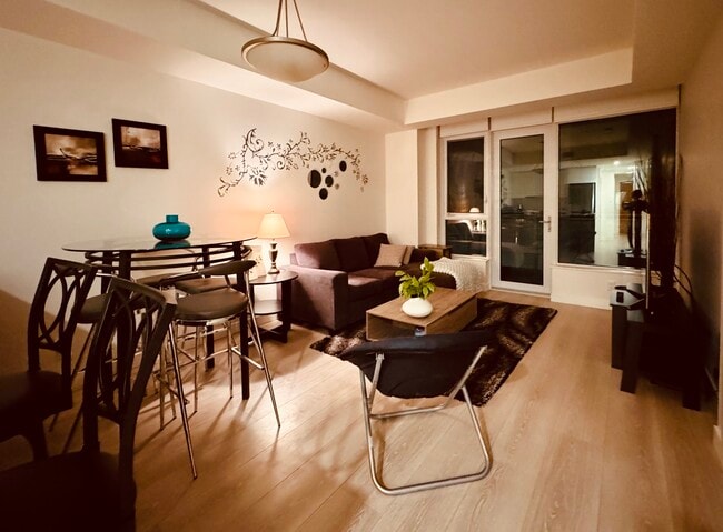 Building Photo - 118 Waterfront Crt SW