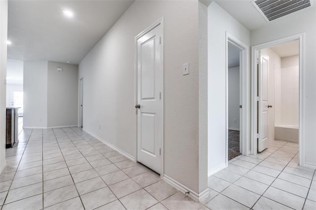 Building Photo - 2615 Horton Dr