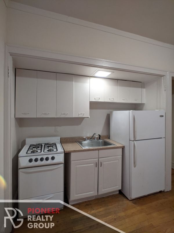 Foto del edificio - 1025 Dempster St