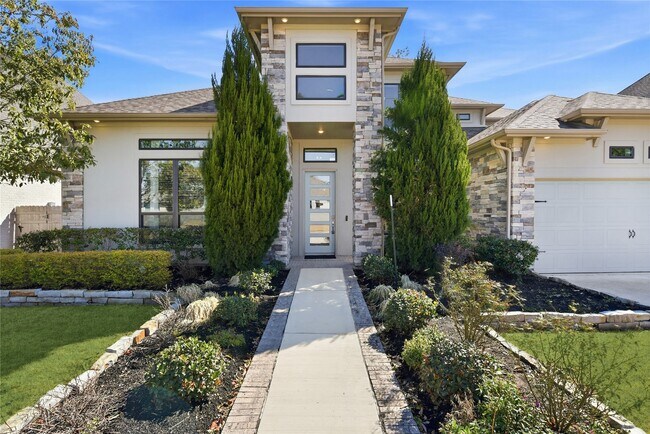 Foto del edificio - 15314 Viviente Dr