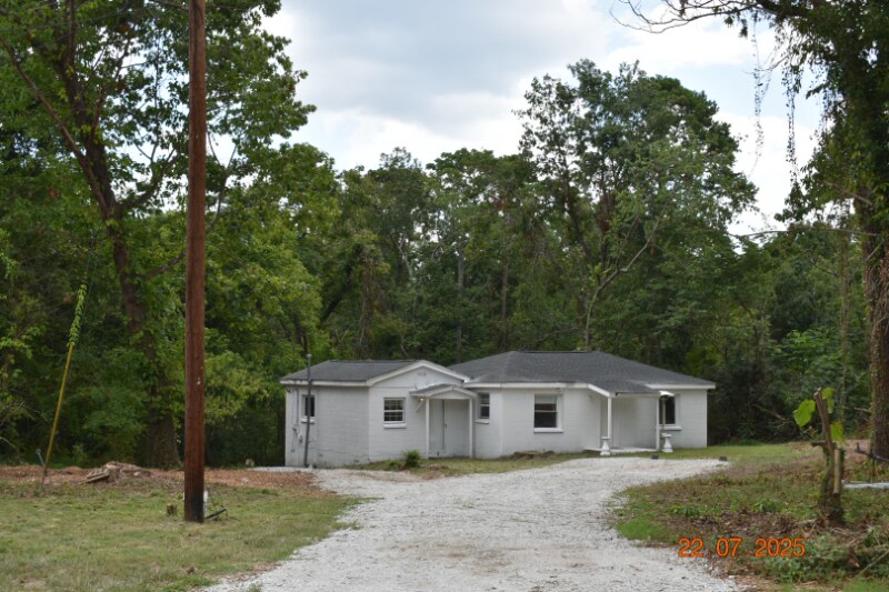 Foto principal - 1371 Ridge Rd