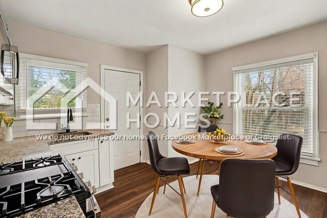 Building Photo - 2851 Akron St