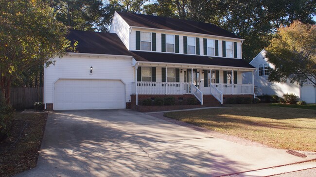 Foto del edificio - 1221 Clearwater Ln