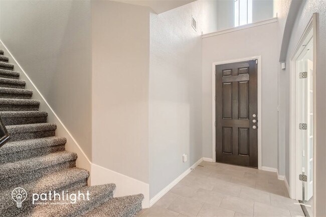 Building Photo - 621 Hot Spring Valley