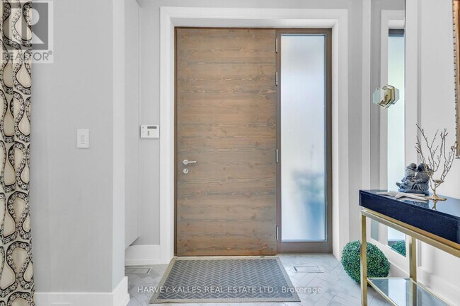 Building Photo - 7 Relmar Gdns
