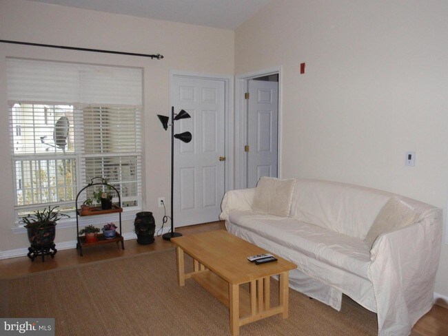 Foto del edificio - 4551 Strutfield Ln