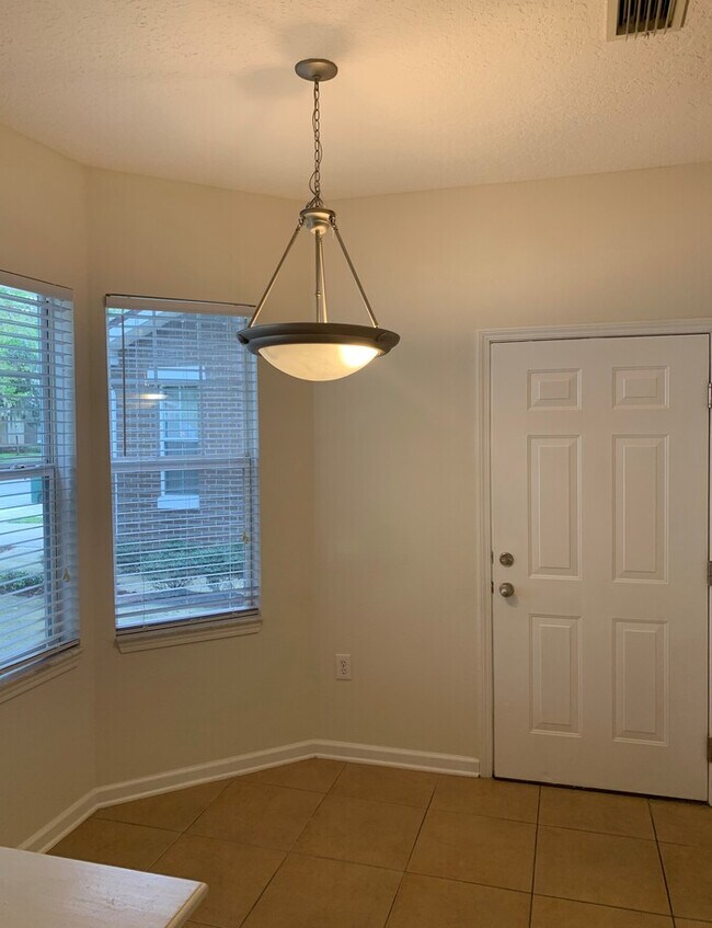 Building Photo - 5663 Greenland Rd