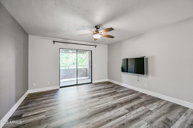 Foto del edificio - 2146 W Isabella Ave